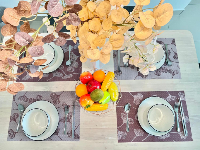 Food & Drinks 5, Amber 2B2B Cozy apt Wi-Fi TV Box near Encore Melaka, Malacca City