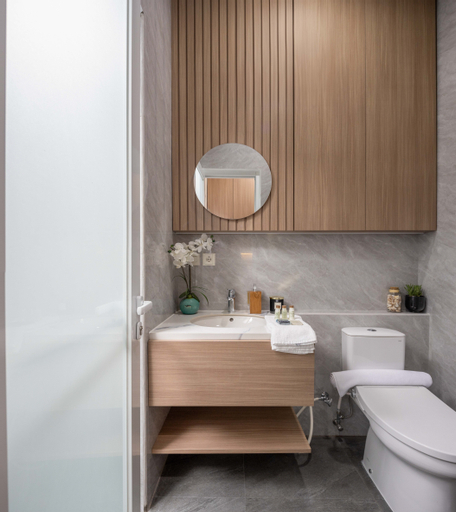 Bathroom 25