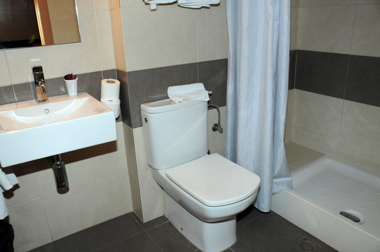 Bathroom 4, Llagotel, Barcelona