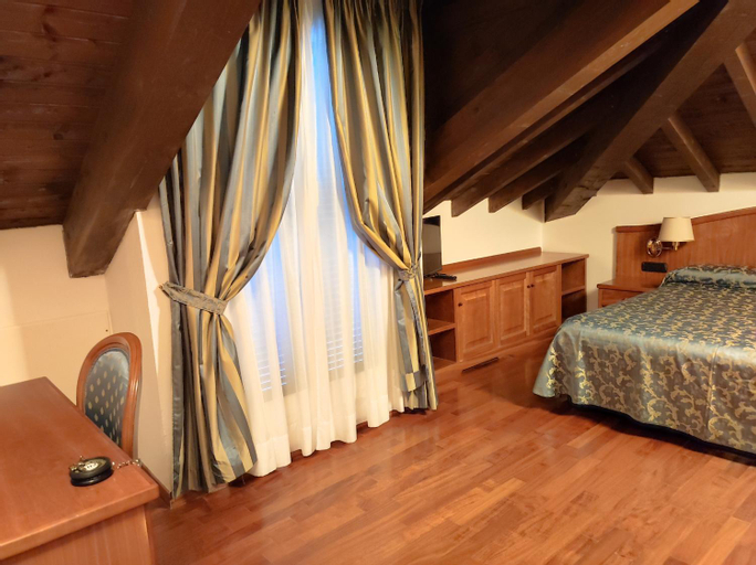 Bedroom 15