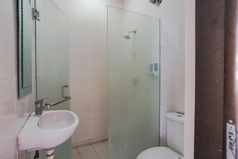 Bathroom 9
