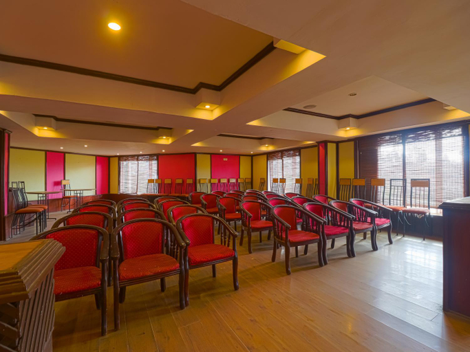 Food & Drinks 5, The Byke Select - Sunshine Grand - Pan India Pure Veg Hotel Chain, The Nilgiris