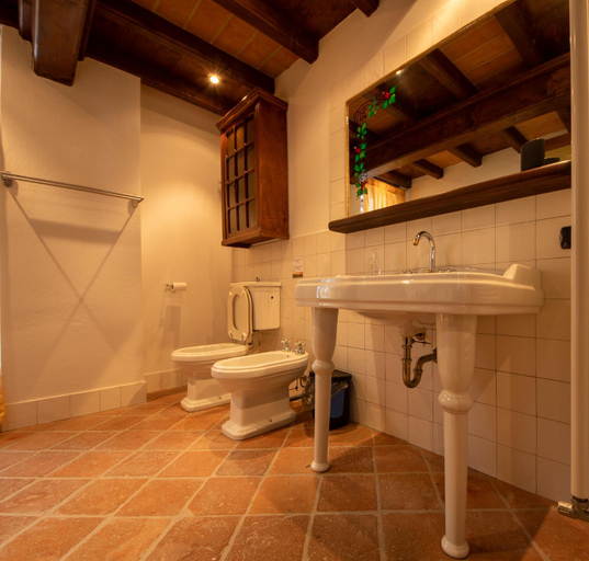 Bathroom 3, La Morra Flats, Cuneo