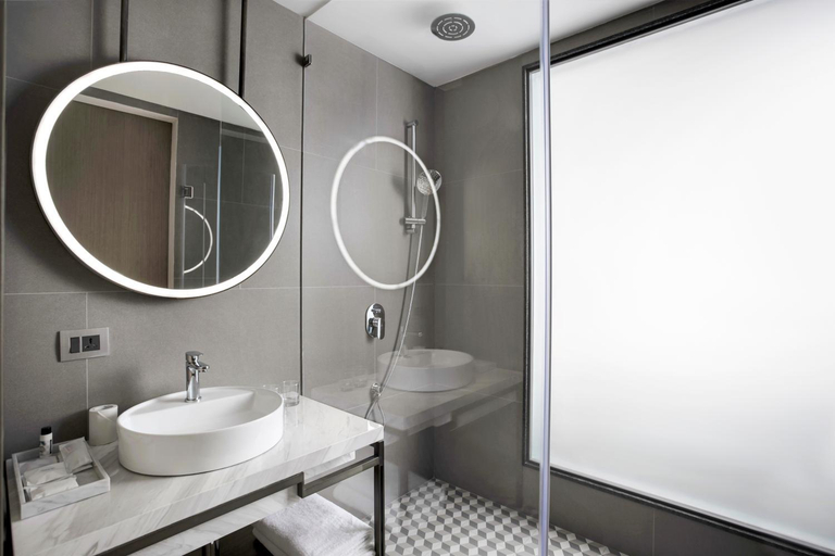 Bathroom 5, The Crescent, North Goa