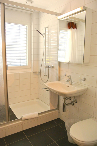 Bathroom 2, Nest - Nordstrasse 9, Zug