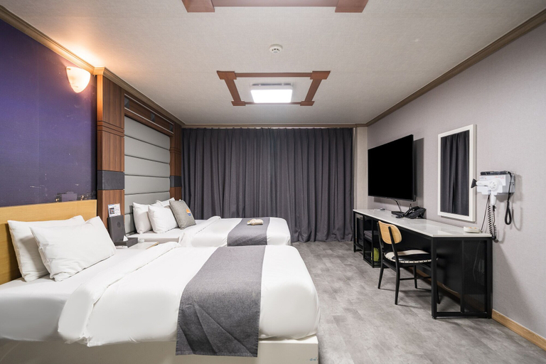 Bedroom 4, RITZ HOTEL, Goseong