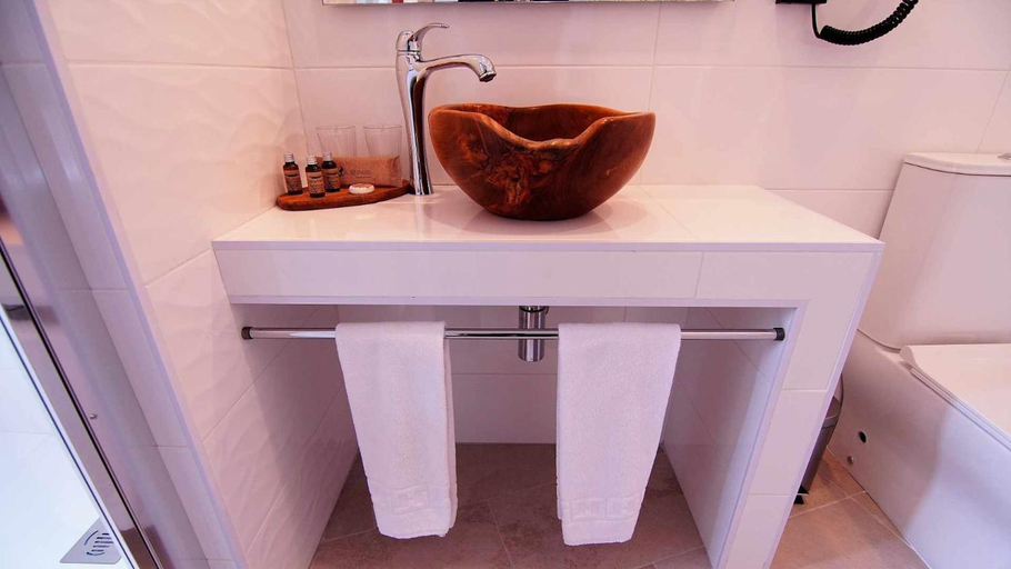 Bathroom 5, EL SILENCIO BOUTIQUE ROOM, Segovia