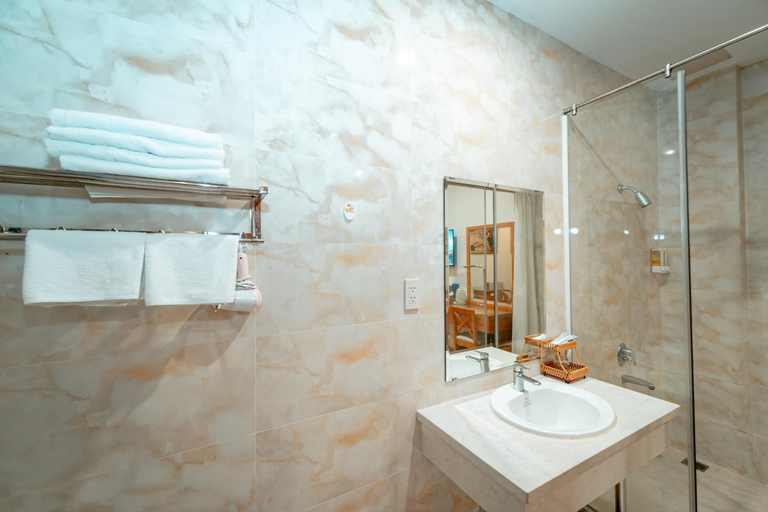 Bathroom 3, Khách Sạn Cường Thanh 2, Ho Chi Minh City
