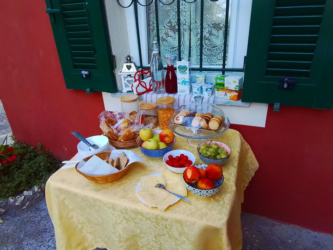 Food & Drinks