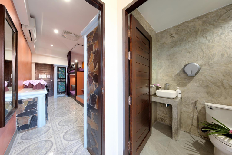 Bathroom 4, Kerton Hostel, Ko Samui