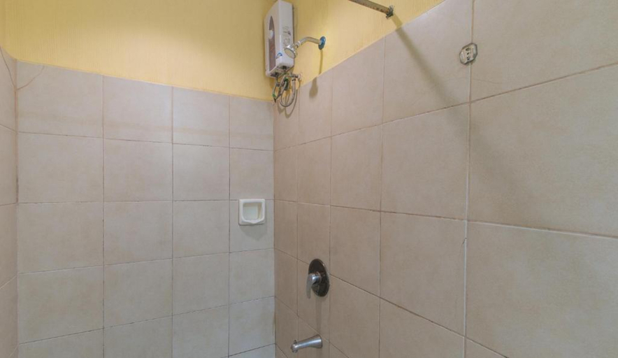 Bathroom 3, RedDoorz @ Comfy Inn Ermita Manila, Manila City