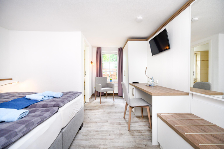 Bedroom 3, Hotel Zur Seemöwe, Nordwestmecklenburg