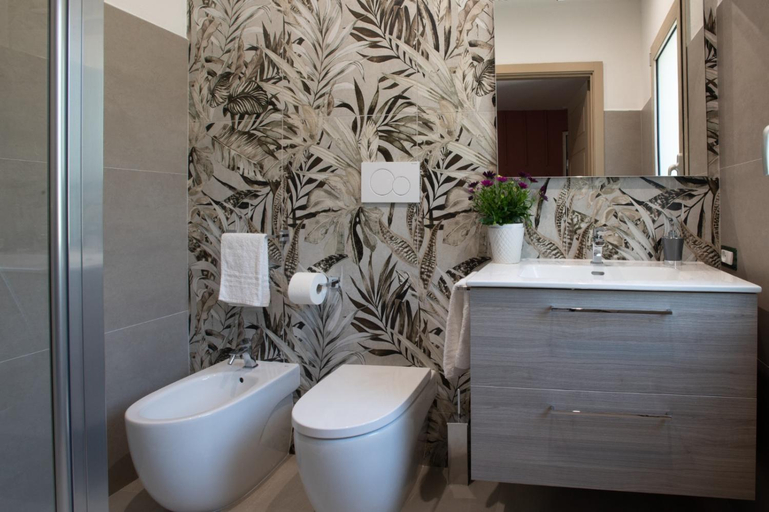 Bathroom 2, Tarsis Guest House, Ogliastra