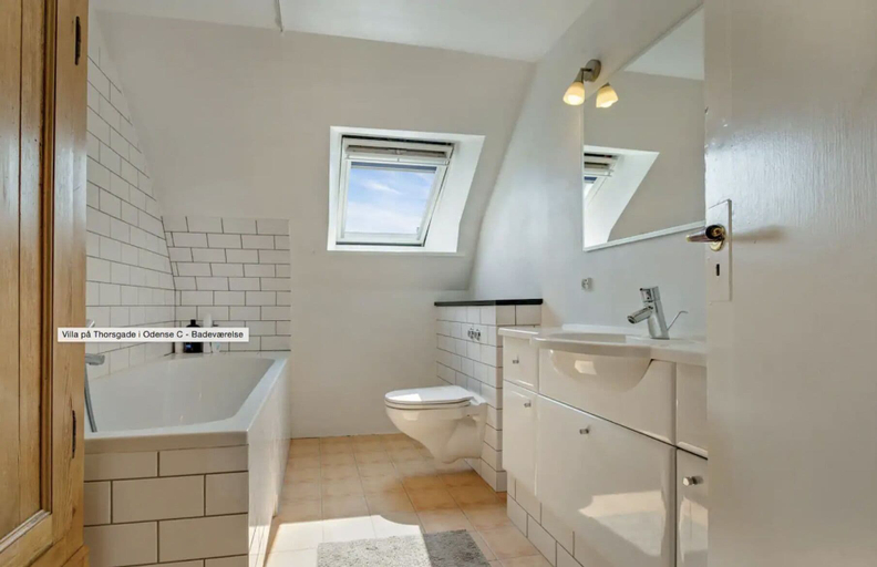 Bathroom 3, Gertruds Petit Hotel, Odense