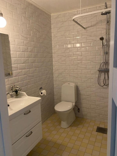 Bathroom 3, Gård Halltorps Hage, Borgholm
