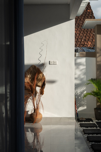 Others 3, Casa de Cavendish, Badung