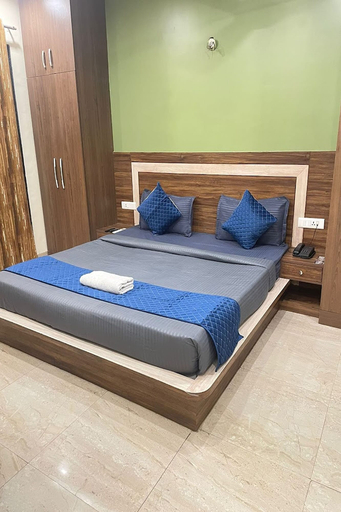 Bedroom 2, The Indian Hotel & Kitchen, Gurgaon