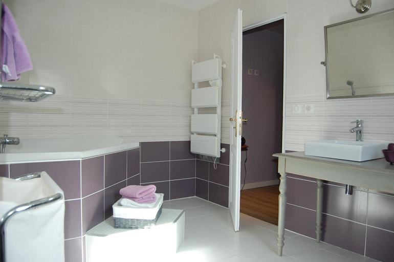 Bathroom 3, Maison d'hotes & Gites Domaine de la Garaye, Côtes-d'Armor