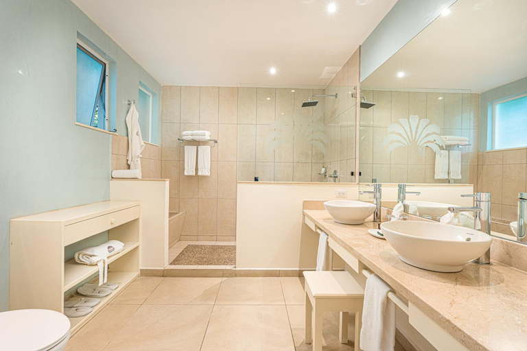 Bathroom, Jardin del Eden, Santa Cruz