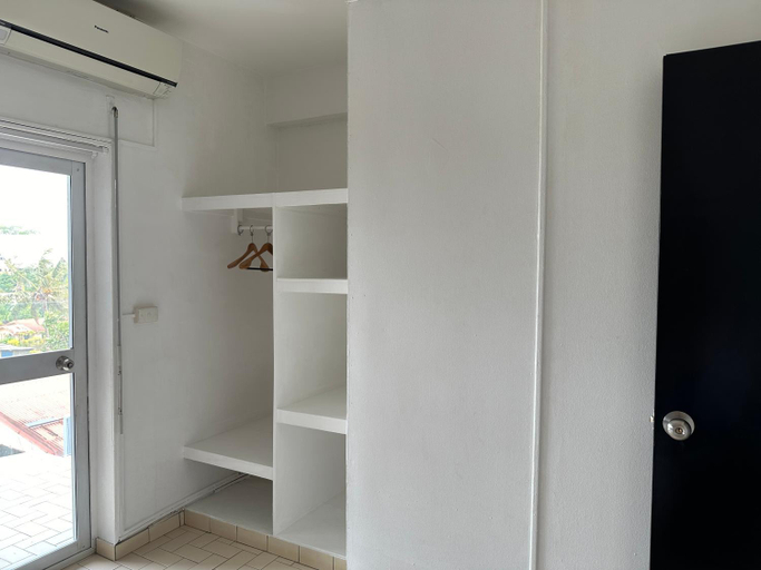 Bathroom 3, Coconut Palms Resort, Port Vila
