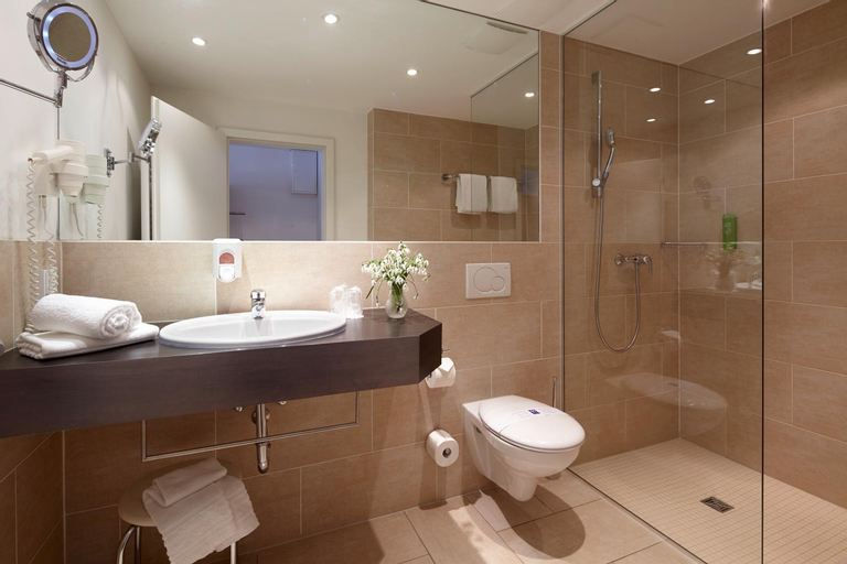 Bathroom 4