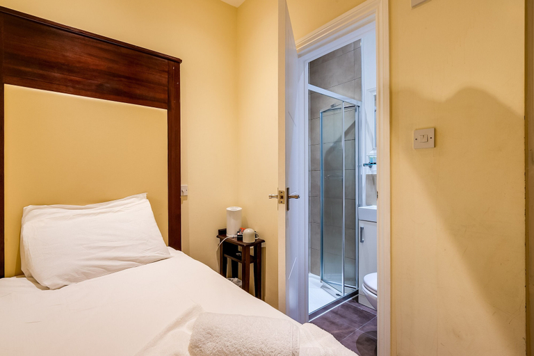 Bedroom 3, Belmont Hotel, London