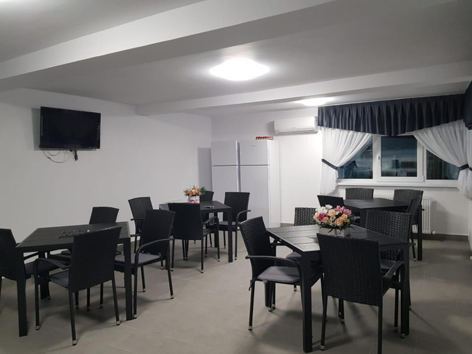 Food & Drinks 5, GREY VILLAS, Calimanesti