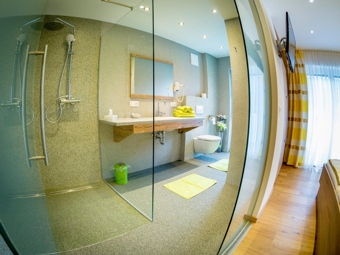 Bathroom 4