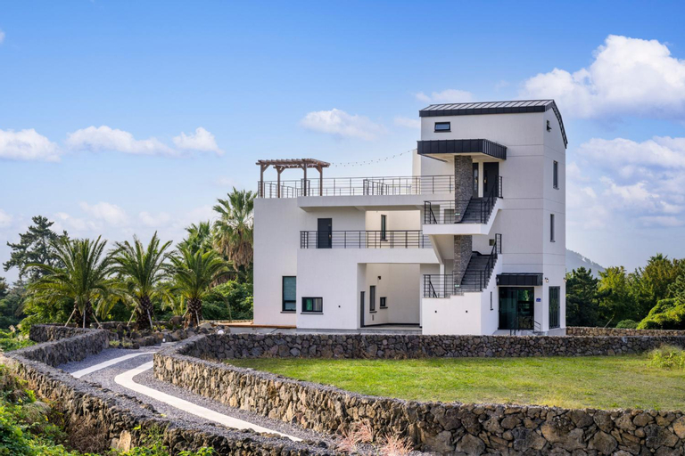 Liverpool & Spa, Jeju