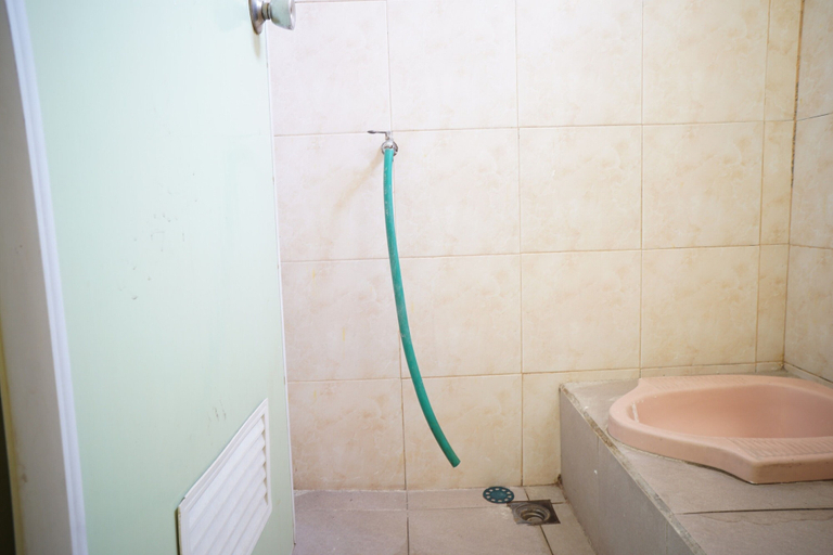Bathroom 4, SPOT ON 93611 Kost Pak Suyatno Syariah 2, Ponorogo