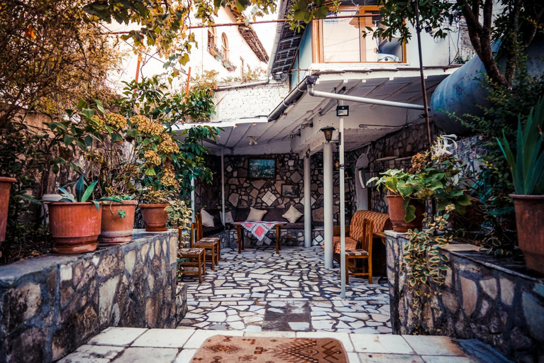 Others 3, Guesthouse Arber, Gjirokastrës