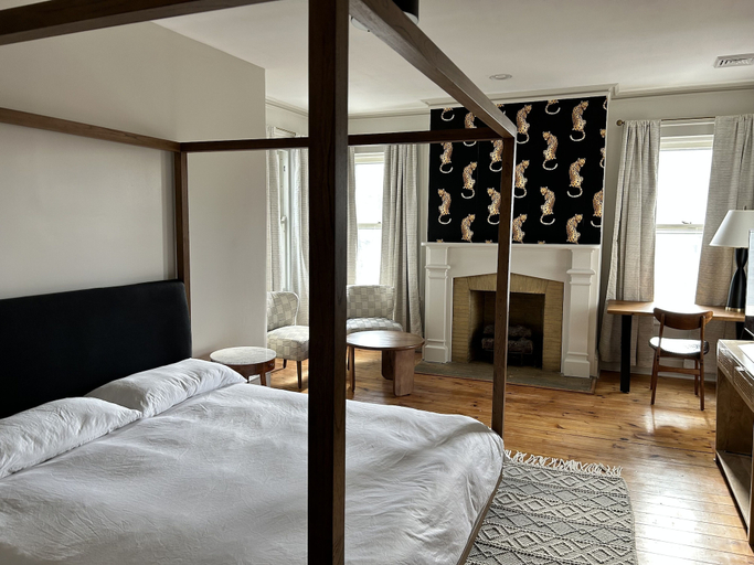 Bedroom 2, Canandaigua Guesthouse, Ontario