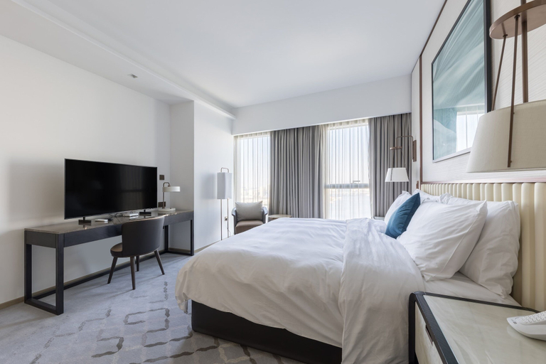 Room 5, Comfortable 2BR Address Harbour Point, Dubai