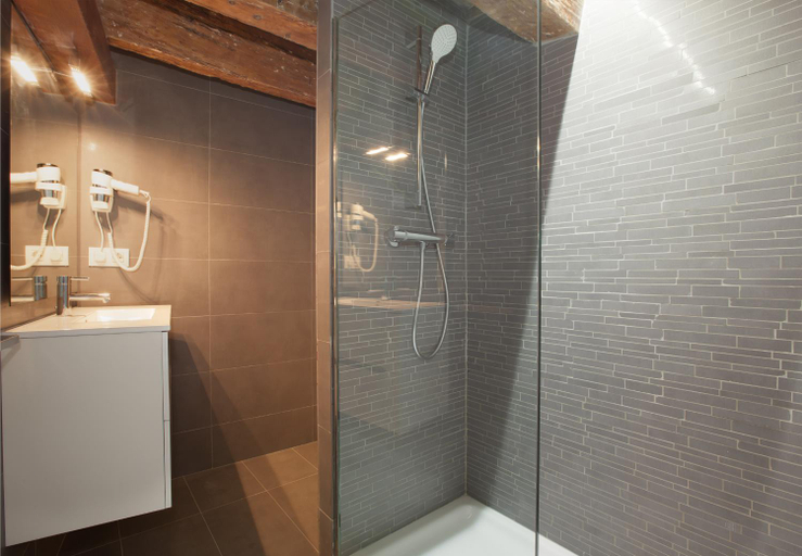 Bathroom 3, Habitat Apartments Alissia, Barcelona
