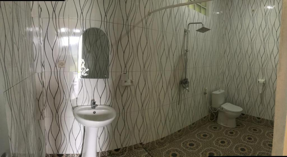 Bathroom 5, Jaya Hill Garden Guest House, Ende