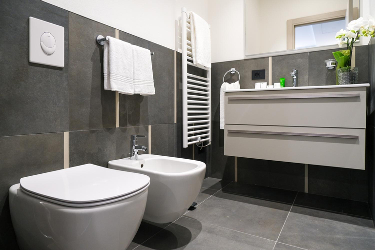 Bathroom 8