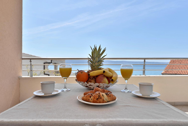 Food & Drinks, Apartments San Monte, Podstrana
