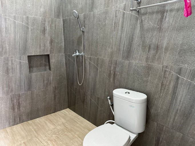 Bathroom 4, Daisha Villa Private Pool BATU, Malang