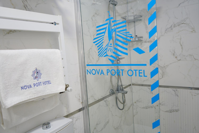 Bathroom 2, NOVA PORT Boutique Hotel, Merkez