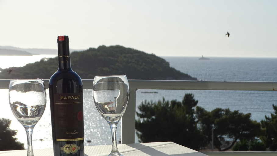 Food & Drinks 5, Hotel Ardiani, Sarandës