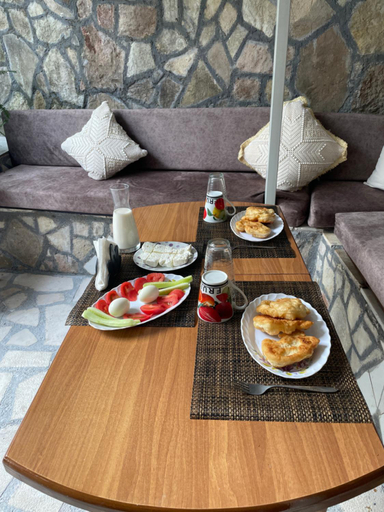 Others 2, Guesthouse Arber, Gjirokastrës