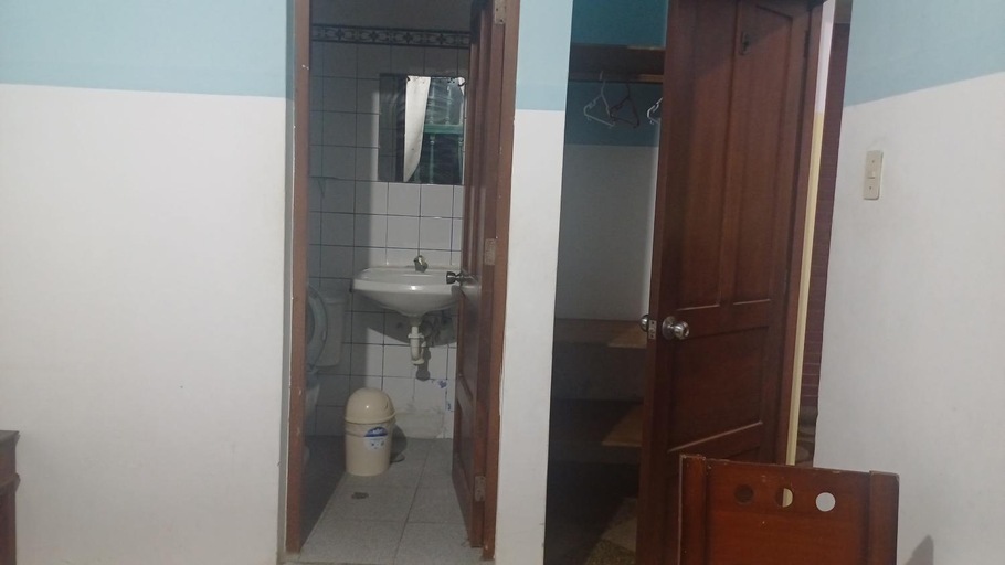 Bathroom, JULIA'S HOUSE, Trujillo