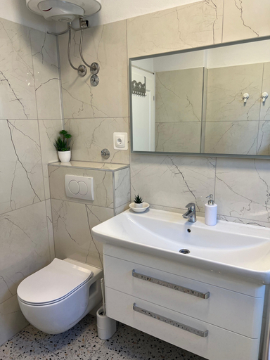 Bathroom 3, Coastal Comfort Apartment, Podstrana