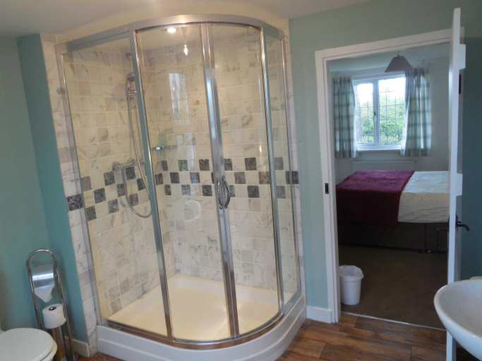 Bathroom 2, Wishing Well Cottage, East Sussex