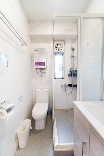 Shower 5, Student Accommodation - Lockhart Road 137, Hong Kong Island