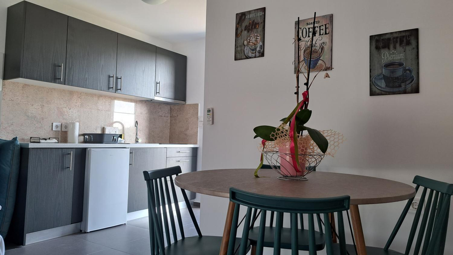 Others 2, Olympia Suites, West Greece