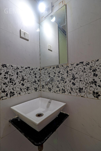 Bathroom 5, HOTEL GEMINI, Mumbai City