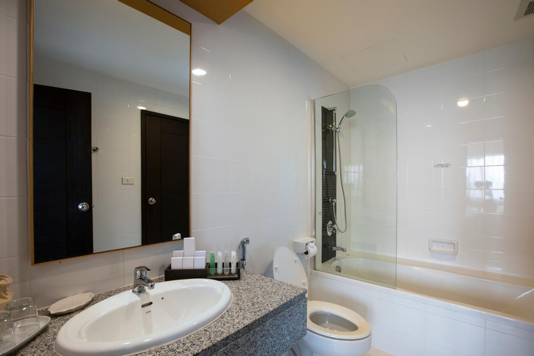 Bathroom 24