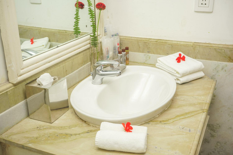 Bathroom 4, Gateway Coonoor, The Nilgiris
