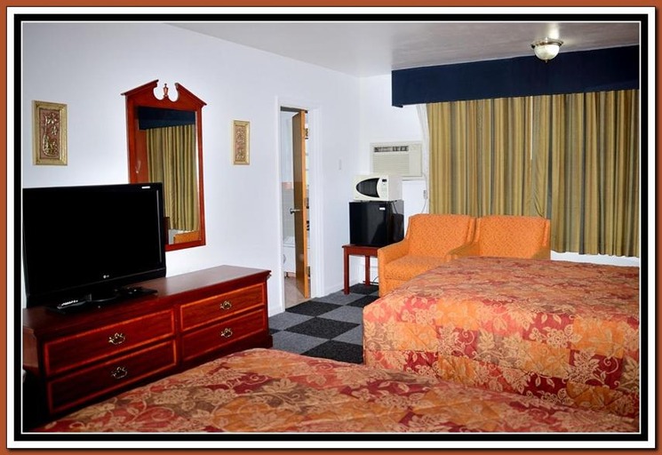 Bedroom 3, The Cardinal Inn, Page